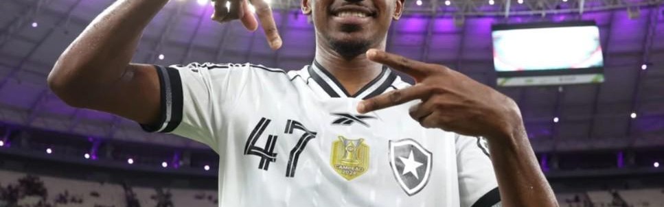 记者：热菲尼奥在辽宁铁人的年薪为160万美元，外加绩效奖金